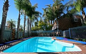 Cattlemans Country Motor Inn & Serviced Apartments